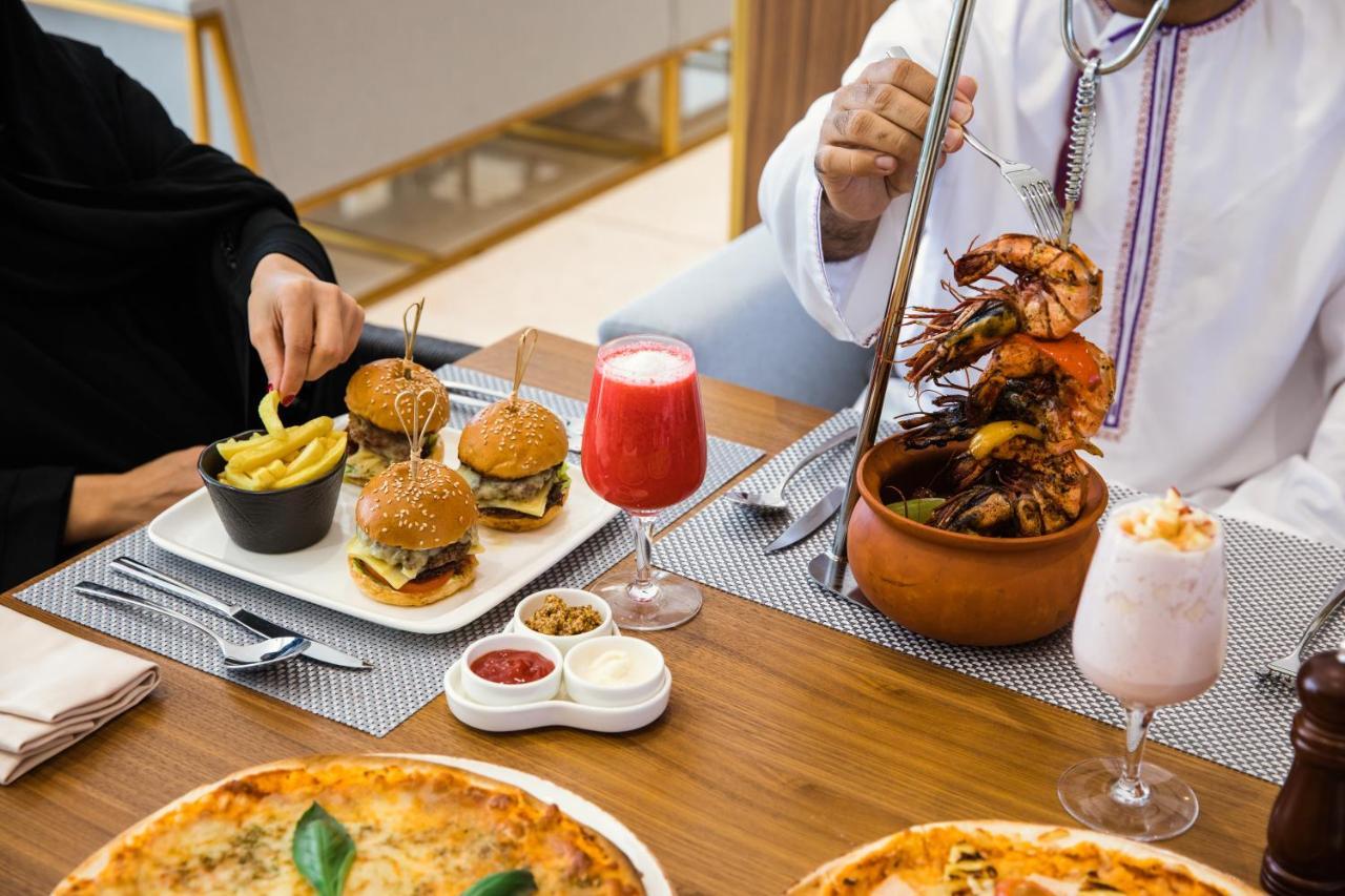 Maani Muscat Hotel & Suites Dış mekan fotoğraf
