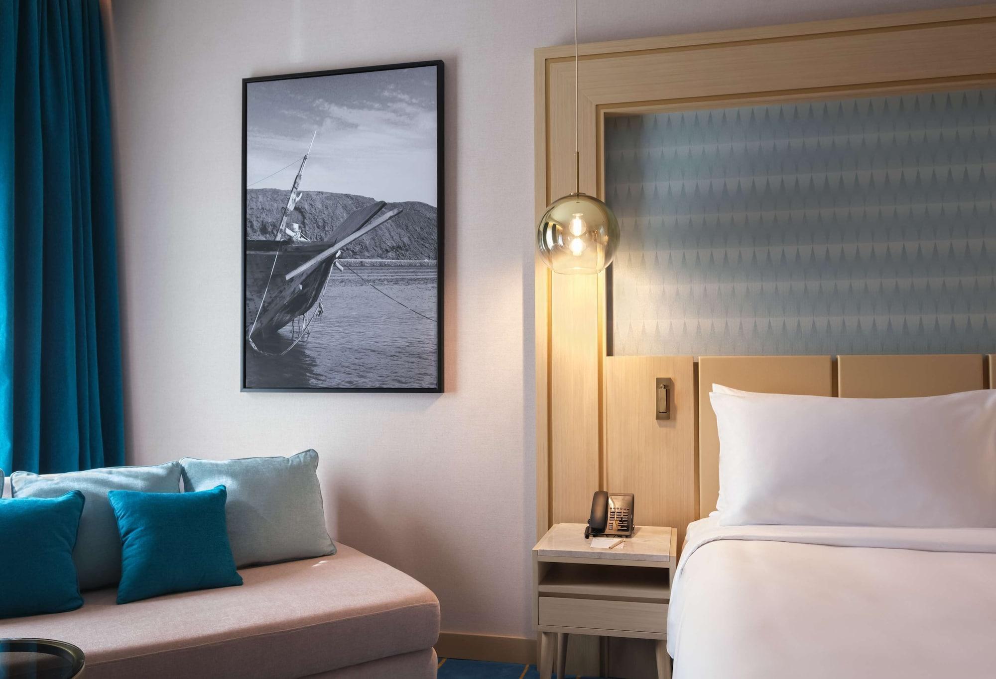 Maani Muscat Hotel & Suites Dış mekan fotoğraf