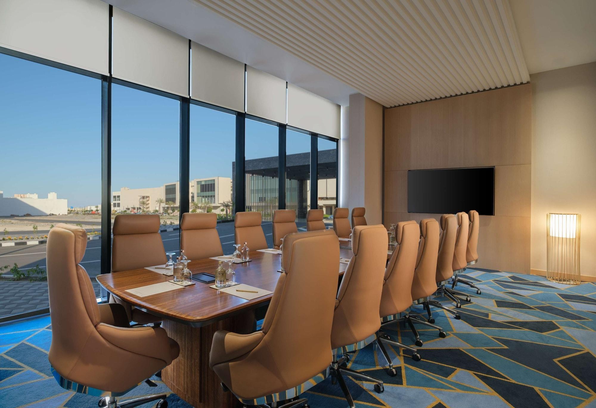 Maani Muscat Hotel & Suites Dış mekan fotoğraf