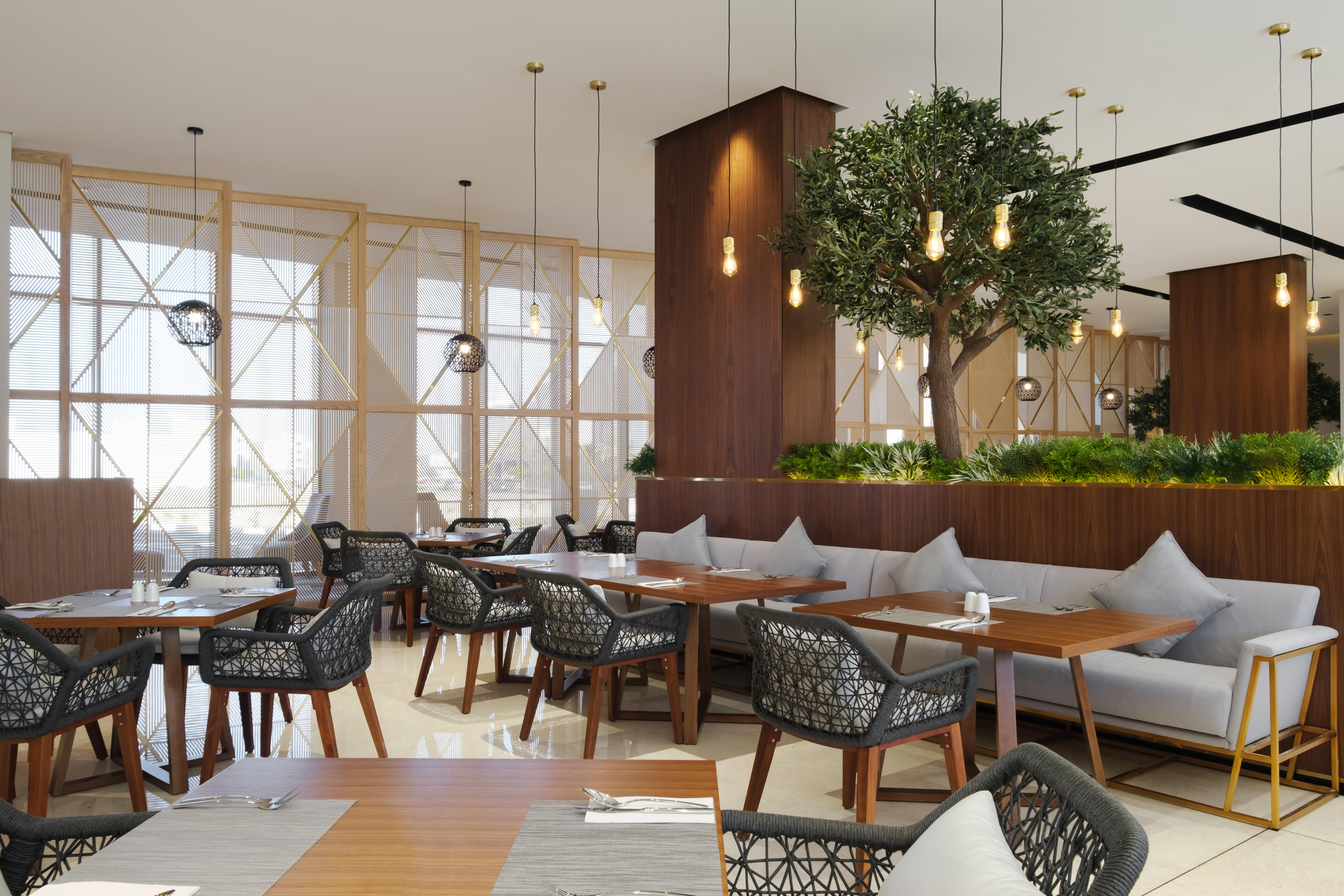 Maani Muscat Hotel & Suites Dış mekan fotoğraf