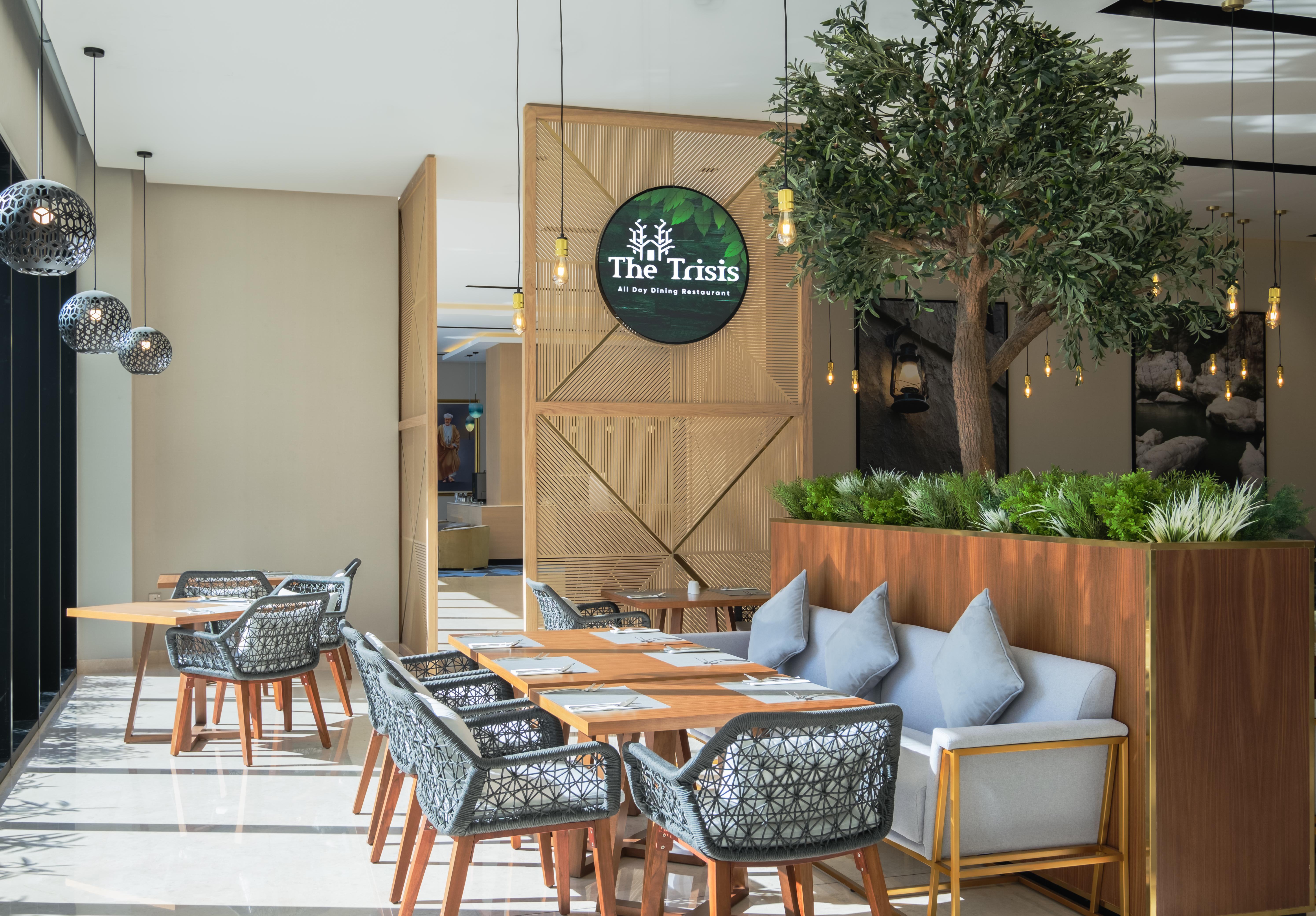 Maani Muscat Hotel & Suites Dış mekan fotoğraf