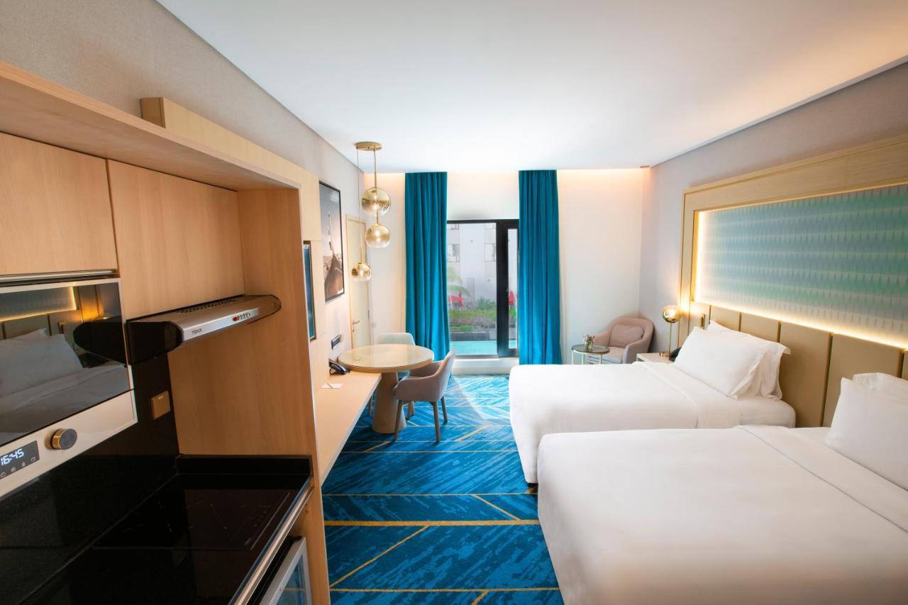 Maani Muscat Hotel & Suites Dış mekan fotoğraf