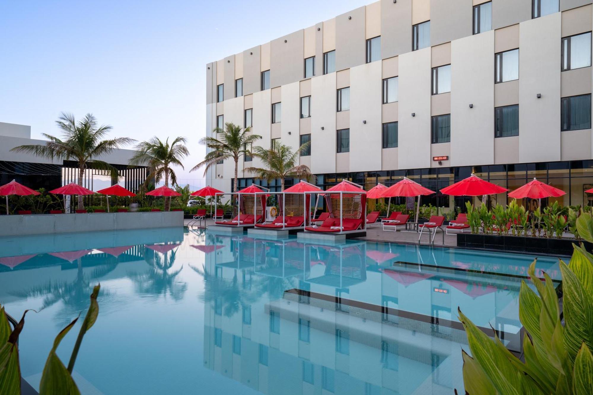 Maani Muscat Hotel & Suites Dış mekan fotoğraf
